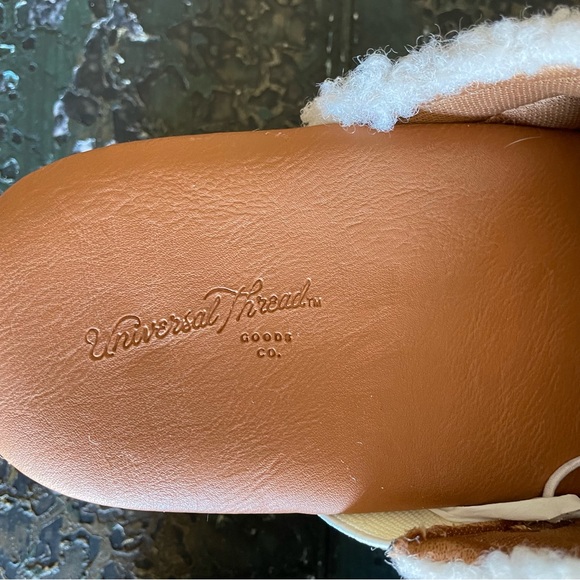 Universal Thread Faux Fur Sherpa clogs - Picture 8 of 11